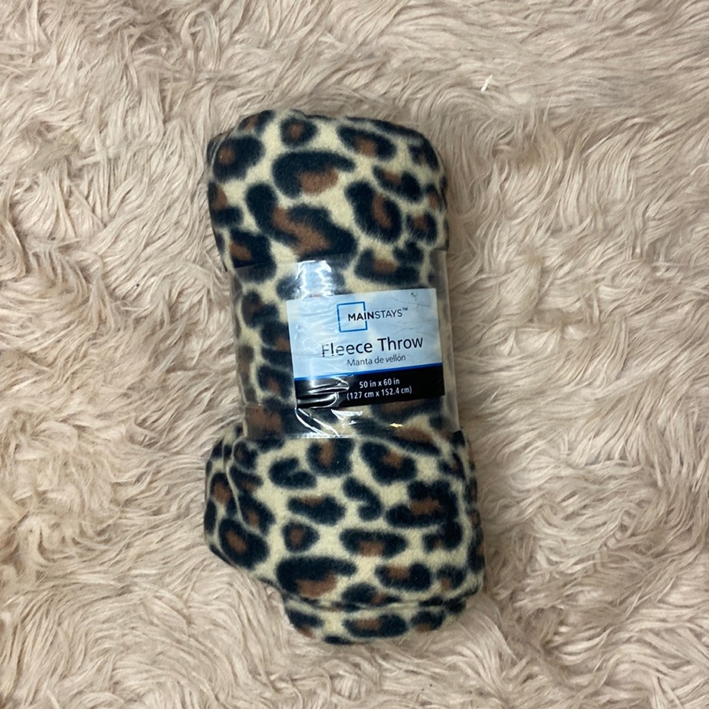Fleece throw blanket